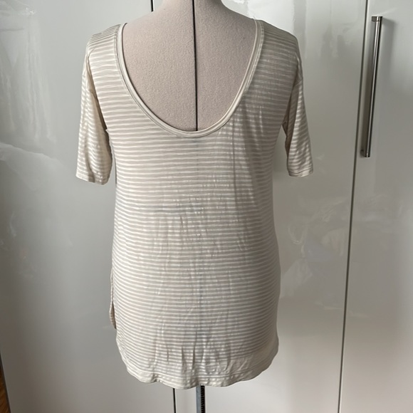 Club Monaco T-Shirt with Short Sleeve in Cream/Light Gray Size-Medium NWOT - Picture 4 of 11